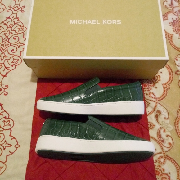 Michael Kors Keaton Slip On - Picture 3 of 10